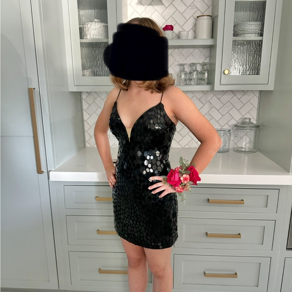 Sherri Hill 55159 Black Cut glass embellishments cocktail dress. Size 4